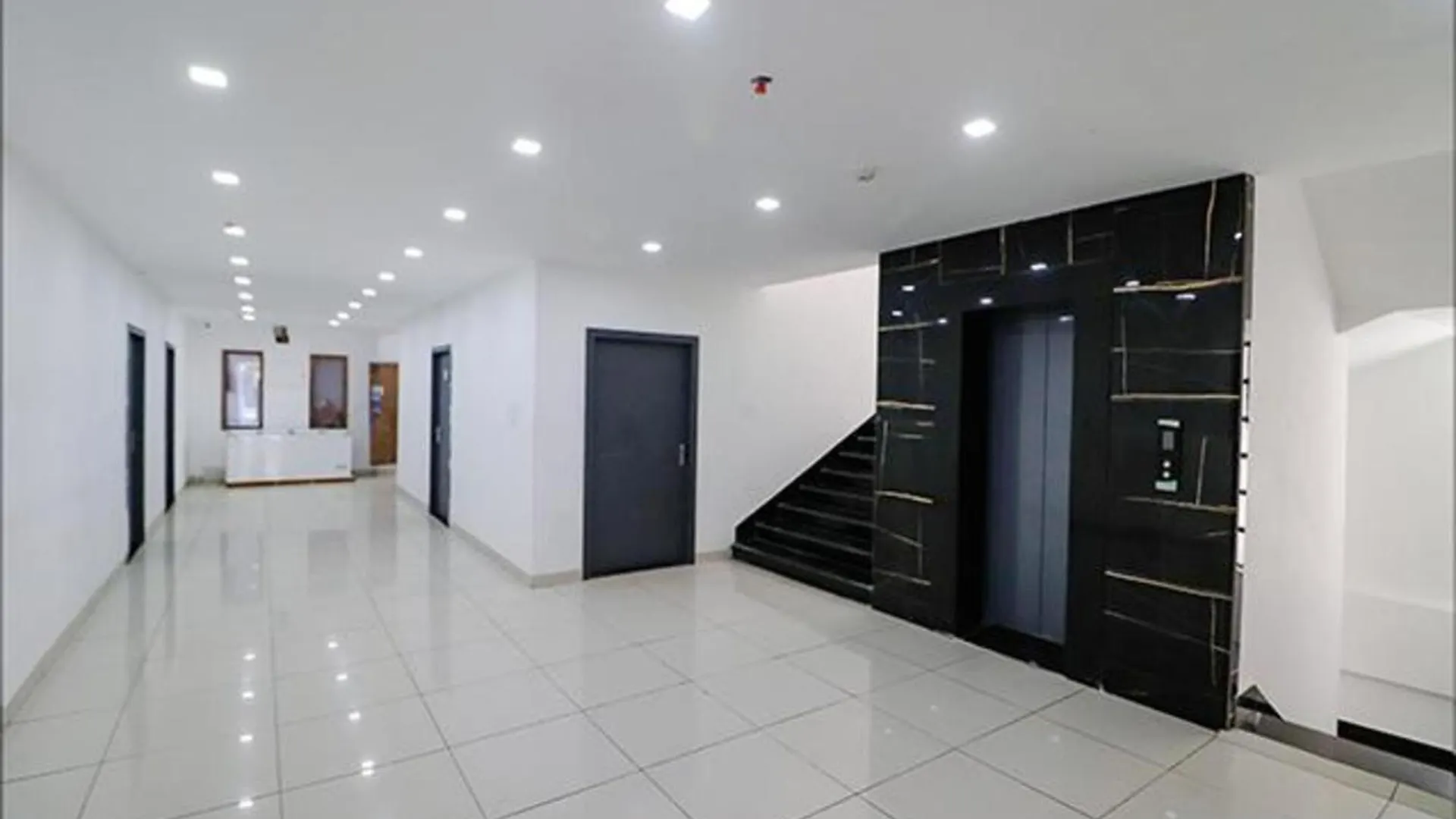 *** Hotel Fabhotel Premium Kashi Varanasi India