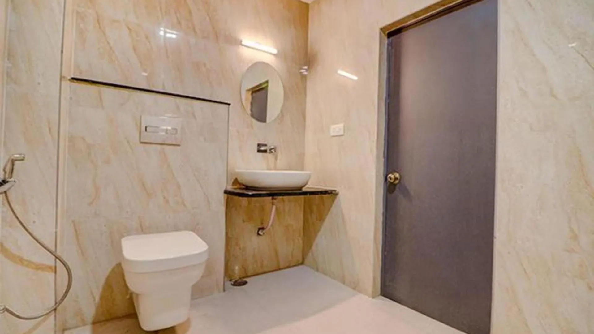 Fabhotel Premium Kashi Varanasi 3*,  India