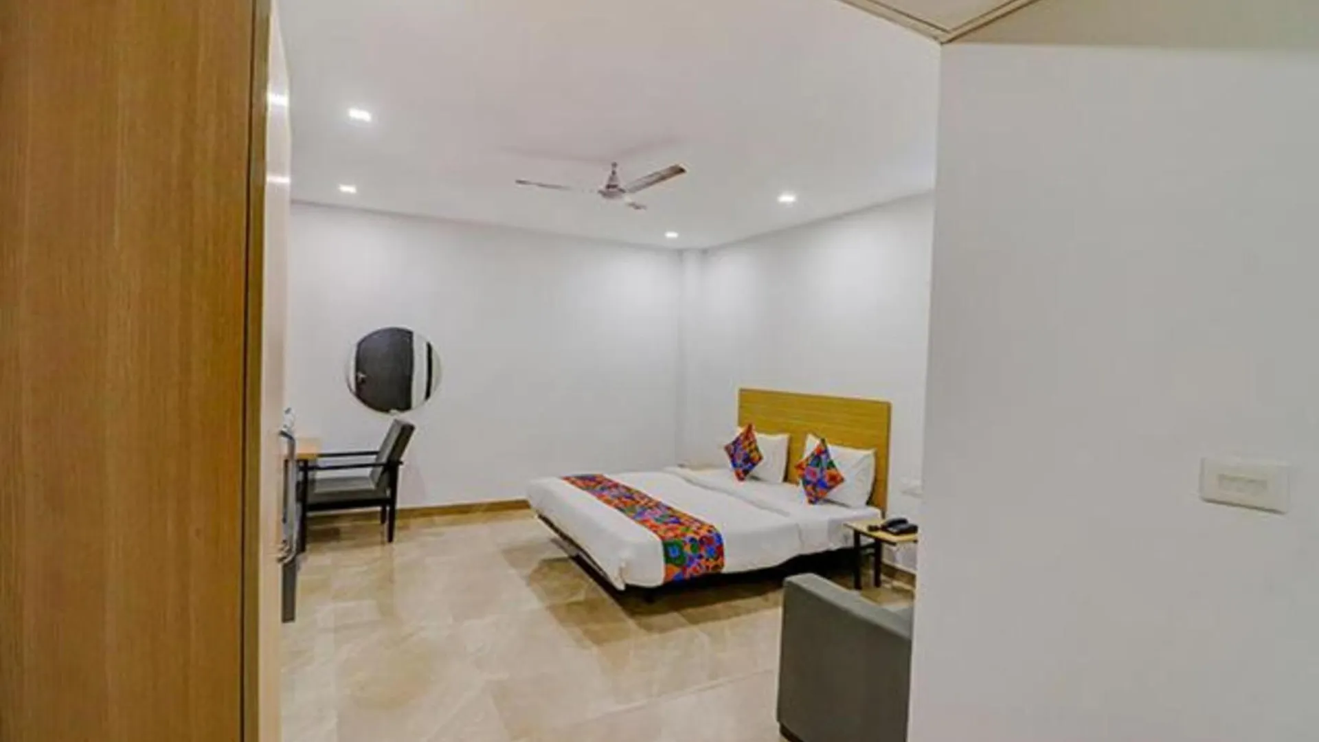 Hotel Fabhotel Premium Kashi Varanasi