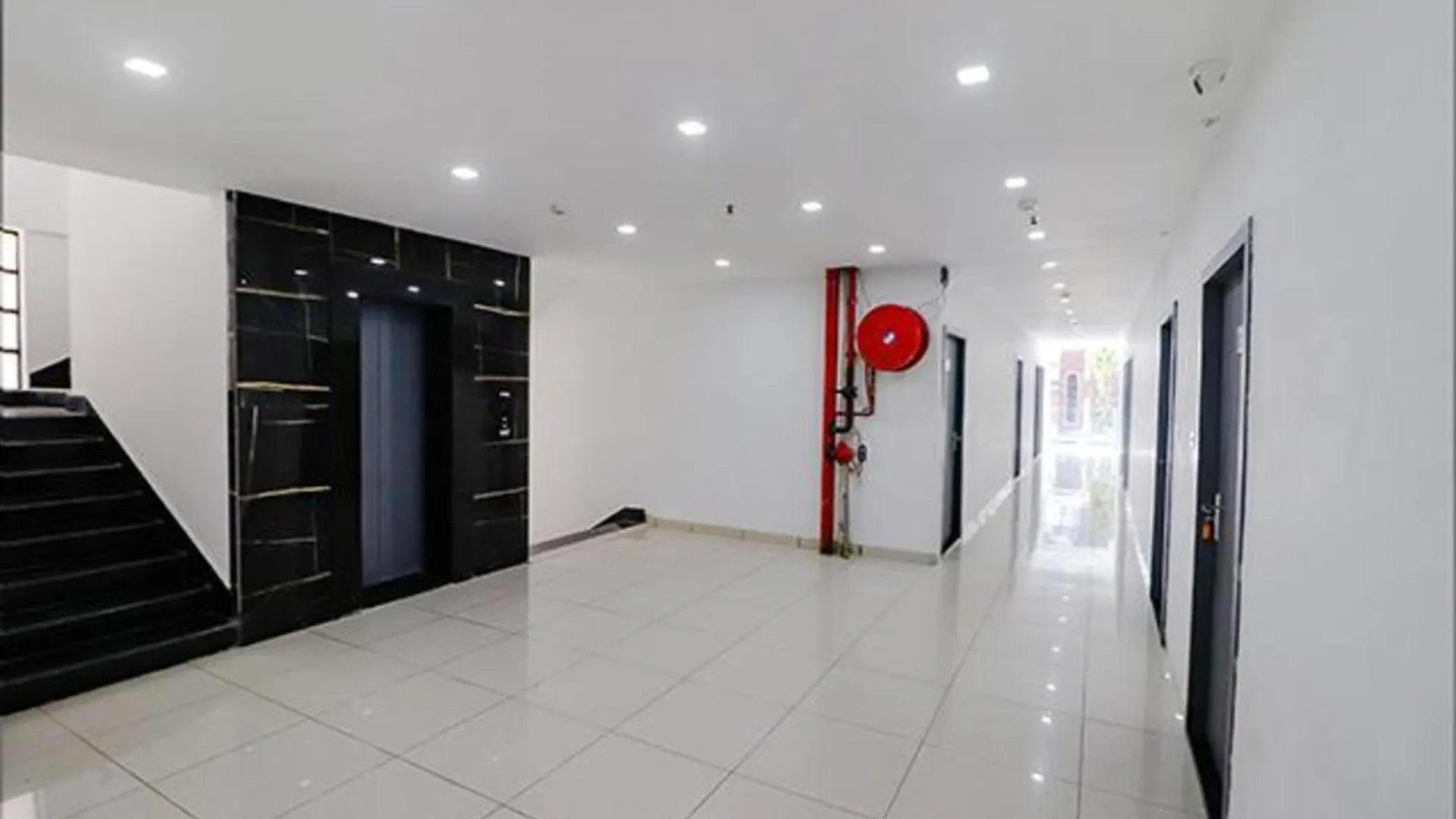 Hotel Fabhotel Premium Kashi Varanasi